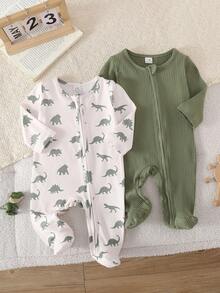 SHEIN Vintaside Kids 两件套新生男宝宝休闲针织睡衣，饰有可爱的卡通恐龙图案。这款橄榄绿和灰白印花长袖连体衣是男宝宝的必备服装。采用亲肤柔软的罗纹面料制成，让宝宝在春秋季节享受舒适的夜间睡眠。 - 彩色 - 查看 3