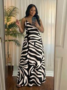 SHEIN Lady CURVE 大码女士度假风全印花休闲吊带裙 - 彩色 - 查看 4