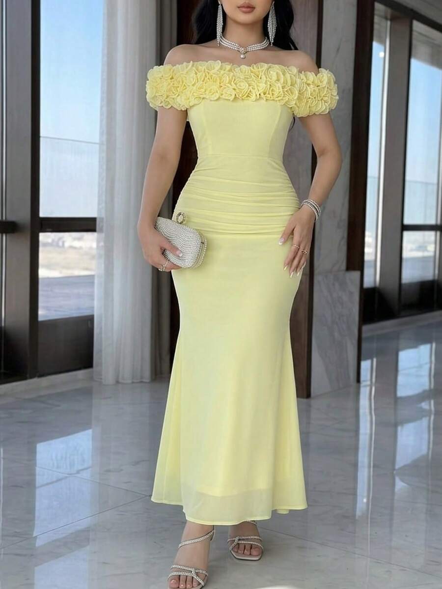 Feyla Nuevo vestido elegante para vacaciones en la playa con hombros descubiertos, volantes, onda, dobladillo floral y cintura ceñida - Amarillo claro - Ver 1