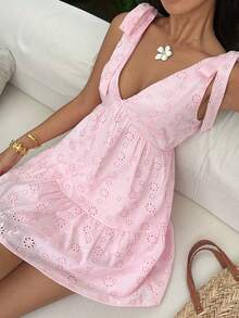 SHEIN SunnyBelle 女士新年、万圣节、圣诞节、感恩节服装，适合派对、通勤、日常、旅行、度假。女士黄色花卉刺绣镂空深V领无袖蝴蝶结A字迷你连衣裙 - 粉色 - 查看 6