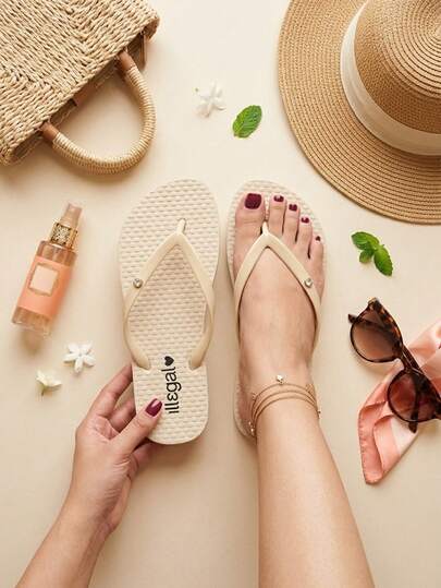 Sandalias cuña para mujer tipo slide, diseño de tiras cruzadas caladas, color marrón, cómodas y casuales para verano y vacaciones