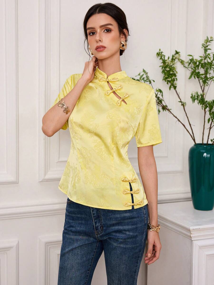 EastFlair Áo sườn xám kiểu Trung Quốc mới, áo kiểu tay ngắn màu trơn thanh lịch cho mùa hè, trang phục mùa hè cho nữ, trang phục mùa xuân cho nữ, ngày lễ tình nhân, ngày lễ Thánh Patrick, lễ Phục sinh, trang phục đi biển cho nữ, trang phục đi chơi, áo mùa hè, lễ Phục sinh, ngày lễ Thánh Patrick, áo kiểu thường ngày cho nữ, áo trắng. - Vàng nhạt - Xem 1