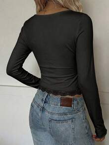 Modelyn 女款黑色蕾絲飾邊休閒優雅性感浪漫長袖T恤，秋冬春夏上衣，適合夜晚外出 - 黑色 - 查看 2