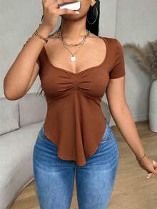 Camiseta de manga larga para mujer con cuello cuadrado minimalista de unicolor, diseño de bajo asimétrico de - Óxido marrón - Ver 3