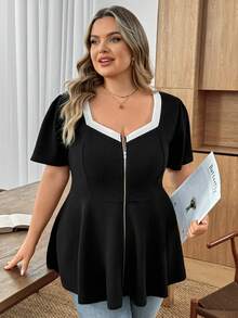 SHEIN CURVE+ Blusa casual y elegante de talla grande para mujer con cuello cuadrado, manga corta y dobladillo con onda y cremallera - Blanco y Negro - Ver 7