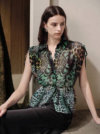 Aveloria Modichic Mandarin Collar Tie-Waist Chiffon Peacock Feather Print Blouse Green Leopard Print Chiffon Shirt Sleeveless Drawstring Waist Chiffon Shirt Semi-Sheer Fashion Shirt Wild Print Tie-Front Blouse Spring/Summer Chiffon Blouse Nightclub Party Shirt Resort Wild Style