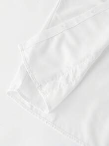 Manfinity Homme 男士素色休閒寬鬆短袖襯衫，雙花卉飾邊，正式儀式款 - 白色 - 查看 6