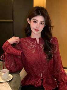 DAZY 女款純色蕾絲拼接抽繩下擺荷葉邊綁帶優雅度假風長袖上衣，春夏秋季適用 - 紅色 - 查看 4