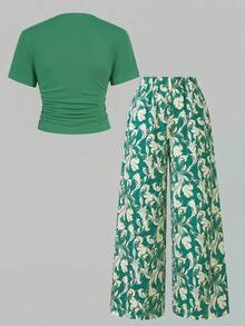 SHEIN Sparklyn Pakaian Kasual Sehari-hari untuk Remaja Perempuan: Atasan Lengan Pendek Berkerut Leher Bulat Warna Polos dan Celana Motif Seluruh Permukaan - MultiWarna - View 3