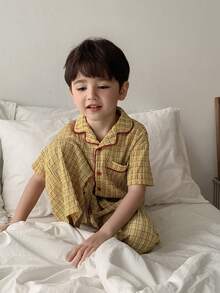 DAZY Bộ đồ ngủ cho bé trai gồm áo polo kẻ caro phối màu tương phản và quần ống đứng kẻ caro. - Màu vàng - Xem 6