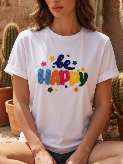 SHEIN Damska biała koszulka z haftem "Be Happy" w kolorowe gwiazdki, luźny krój, krótki rękaw | Letnia, urocza, graficzna koszulka