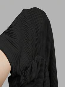 SHEIN EZwear 黑色针织提花竖条纹女式T恤，休闲简约风格，适合春夏、度假、日常通勤、约会、派对、圣诞节、新年、感恩节、毕业典礼、时尚、优雅、休闲、外出、约会、通勤、闪亮、情人节、假期、Y2K、毕业典礼等场合。 - 黑色 - 查看 9