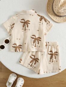 SHEIN 2 piezas Conjunto de camisa de crepé con estampado de árbol de coco para niño pequeño en verano, conjunto de vacaciones, conjunto de verano para bebé y niño pequeño - Multicolor - Ver 2
