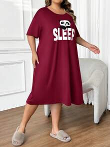 SHEIN CURVE+ 大码女式圆领字母卡通印花休闲派对连衣裙 - 酒紅色 - 查看 3