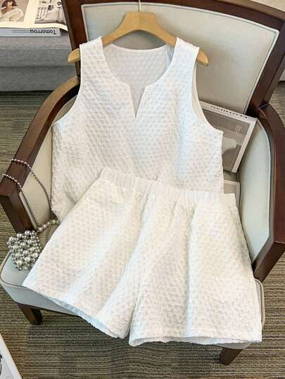 GlowEve CURVE Plus Size Women's 2-Piece Set - Sleeveless Jacquard Knit Top With Heart Neckline, Paired With Elastic Waist Wide Leg Shorts, Elegant For Commuting And Vacation, Summer