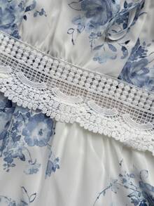 Vibekara Vestido largo de línea A con estampado floral azul y blanco, cuello de corazón, mangas con volantes, elegante y casual para vacaciones, estilo retro francés, tallas grandes para primavera, verano y otoño - Azul y blanco - Ver 7