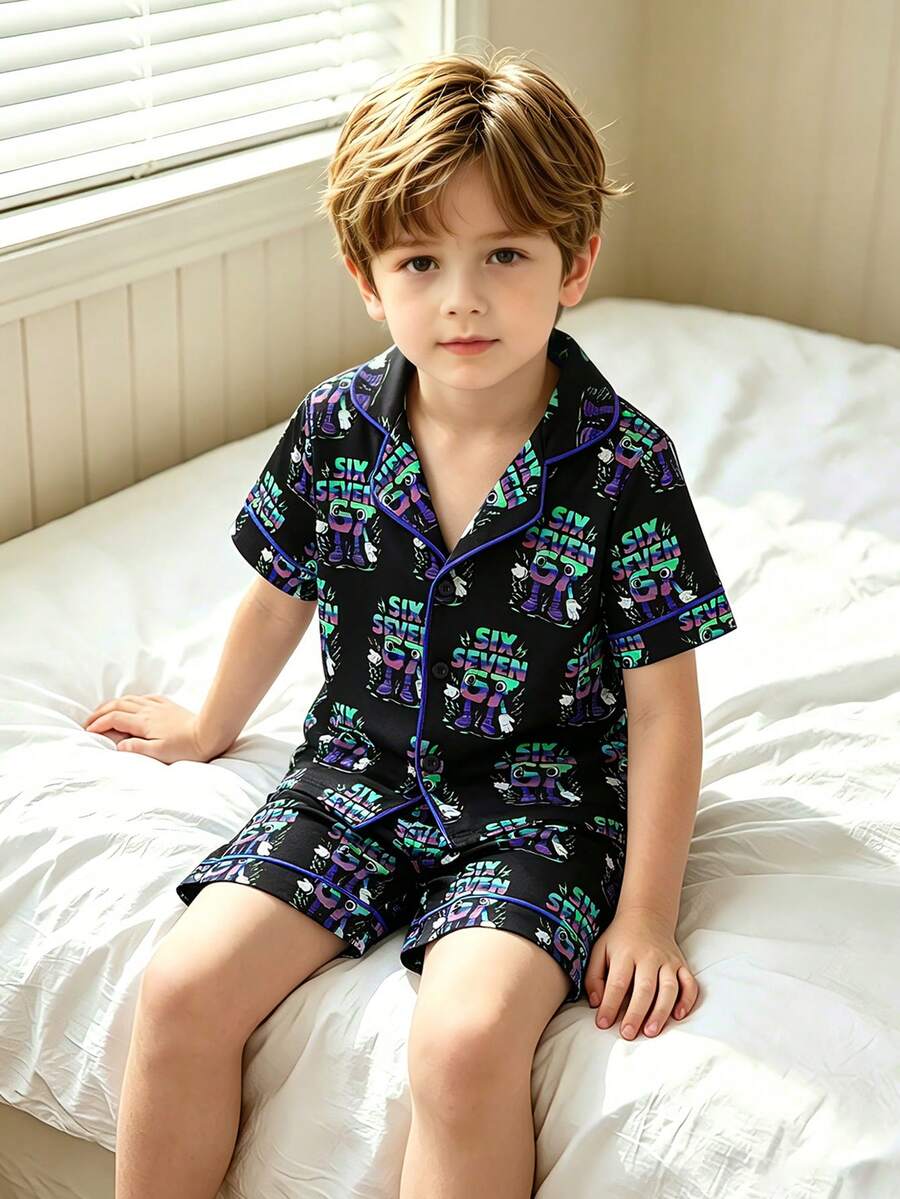 两件套幼儿男童时尚休闲舒适柔软黑色、蓝色、绿色英文数字和卡通印花短袖上衣和短裤睡衣套装，家居服 - 彩色 - 查看 1
