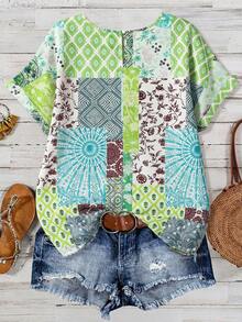 SHEIN LUNE CURVE Áo thun nữ cỡ lớn in họa tiết toàn thân, cổ tròn, kiểu dáng thường ngày, đa năng. - Nhiều màu - Xem 2