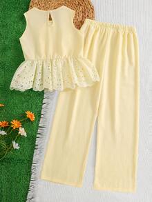 SHEIN Sparklyn 两件套少女夏季套装 - 无袖奶油色上衣 + 阔腿裤，少女夏季必备单品！精选面料，透气亲肤。无袖圆领上衣简约时尚，镂空刺绣下摆设计更添甜美气息；配套阔腿裤宽松舒适，活动自如，适合上学、公园、外出游玩等各种场合。 - 黃色 - 查看 2