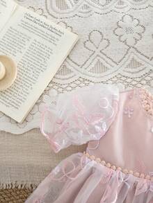 SHEIN 女婴可爱刺绣网纱花瓣袖圆领公主裙，夏季 - 粉色 - 查看 4