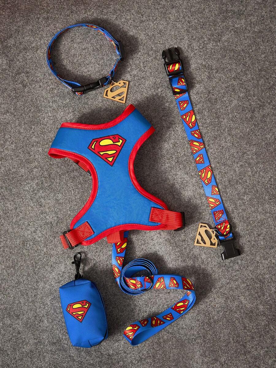 SUPERMAN X SHEIN 一套卡通图案宠物旅行背带和牵引绳套装,包括项圈、便携收纳袋,多种尺寸可选,肩带长度可调节,适合猫、狗、超级英雄等宠物。 - 彩色 - 查看 1