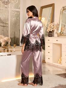 LuxeNights 两件套女士丝滑缎面优雅长袖睡衣套装，带蕾丝边，适合所有季节 - 粉色 - 查看 2