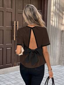 SHEIN PariChic Áo kiểu nữ màu trắng kem hở lưng thắt nơ, dáng ngắn với viền bèo nhún phối màu tương phản. - màu nâu - Xem 3