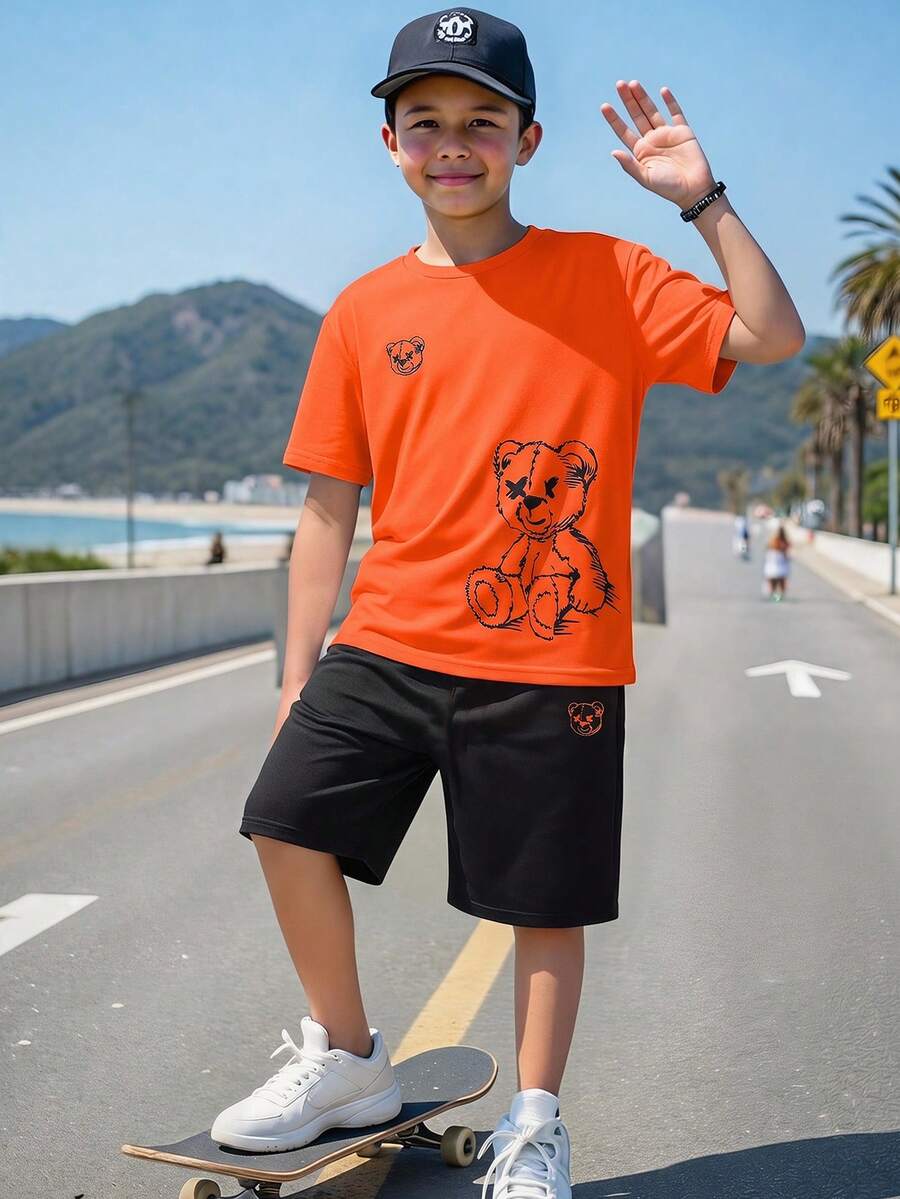SHEIN 青少年男童休闲简约时尚经典小熊图案印花圆领短袖短裤两件套，适合夏季、游戏时间、游戏玩家