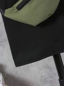 Bộ 3 món cho bé trai tuổi teen: Áo thun in họa tiết, quần short kaki có túi và túi đeo chéo mini, thích hợp cho các hoạt động ngoài trời mùa xuân/hè. - xanh quân đội - Xem 3