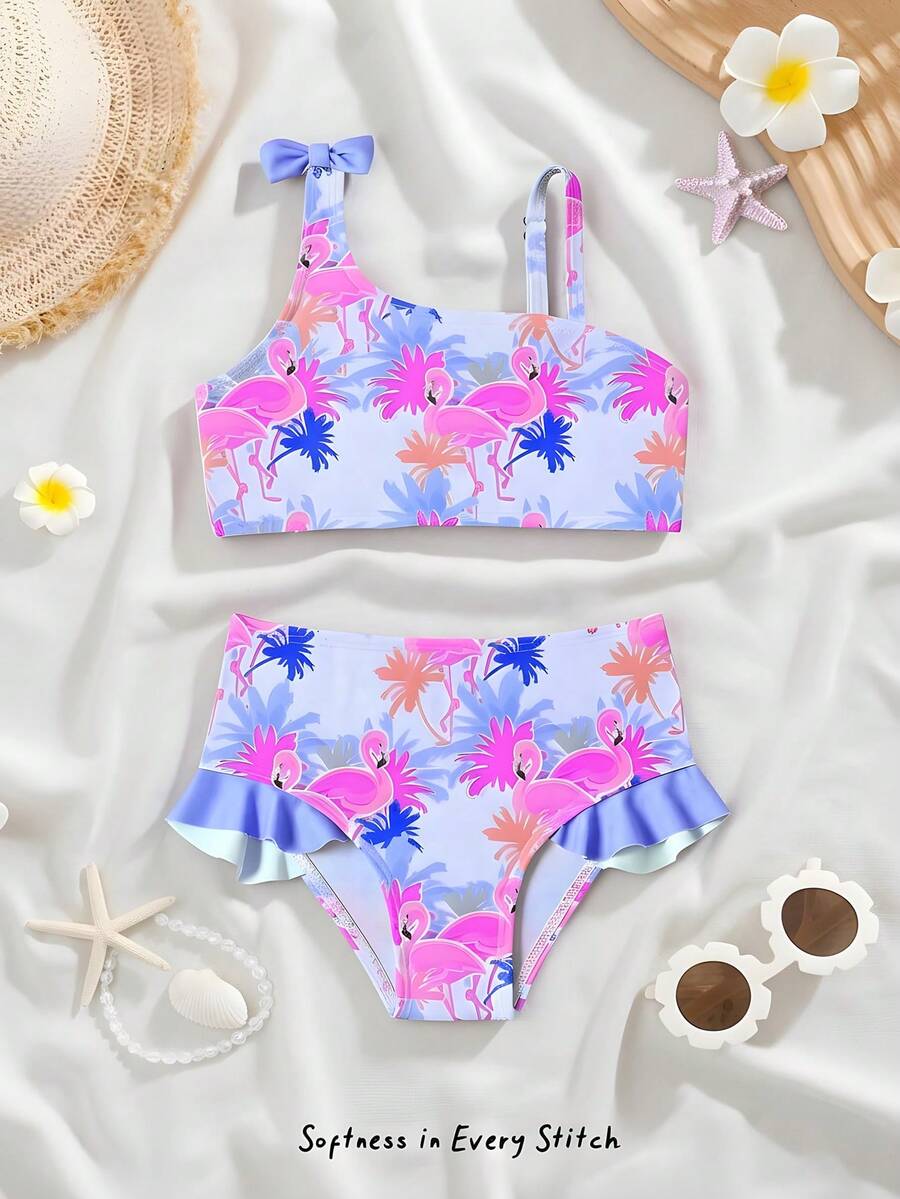 SHEIN Conjunto de 2 piezas de traje de baño para niña: Top sin mangas con estampado de lazo y flamenco con volantes y parte inferior con estampado triangular - Multicolor - Ver 1
