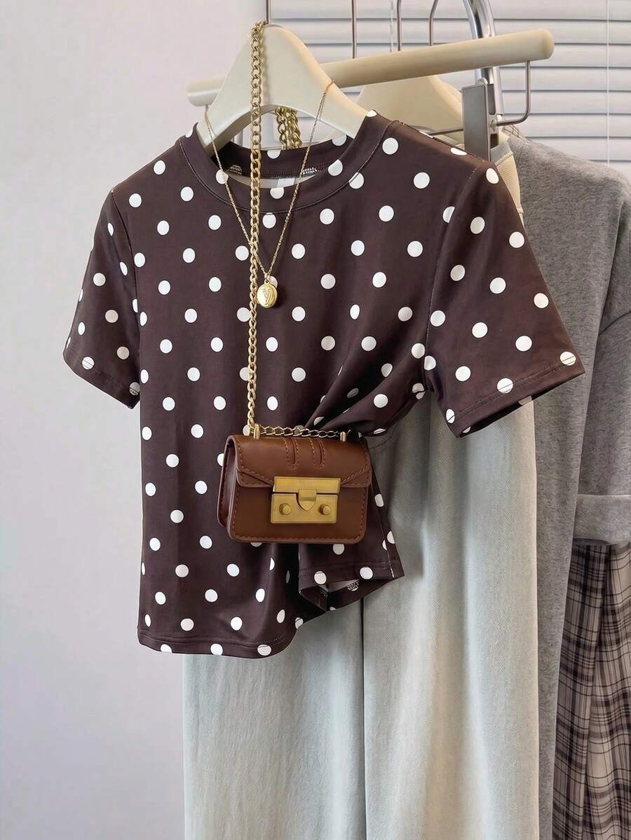 SHEIN Frenchy Áo thun nữ cổ tròn tay ngắn in họa tiết chấm bi, kiểu dáng thường ngày, đa năng.