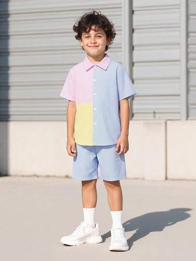 SHEIN Bộ đồ thể thao 2 món cho bé trai tuổi teen, kiểu dáng Y2K, phối màu tương phản, gồm áo sơ mi cổ đứng tay ngắn và quần short, thích hợp cho mùa xuân/hè, đi chơi, ngày Valentine, hẹn hò, du lịch, nghỉ lễ, họp mặt gia đình, tựu trường, đám cưới, tiệc tùng, thể thao, sinh nhật.