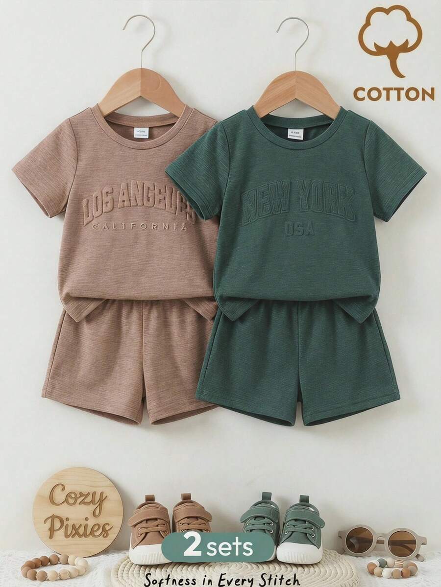 Cozy Pixies 两件套男婴字母压纹圆领短袖T恤和短裤休闲套装 - 棕色 - 查看 1