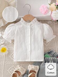 SHEIN Vintaside Kids 2026春夏新款柔软舒适面料，时尚新潮，SS26度假旅行必备，女童白色休闲纹理短袖衬衫，适合外出、休闲和派对穿着。 - 白色 - 查看 3