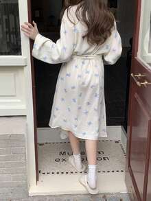 女士 INS 蓝色蝴蝶结印花和服浴袍休闲宽松舒适浴袍睡衣家居服 - 彩色 - 查看 4