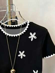 SHEIN Women's Round Neck Contrast Trim Floral Pattern Casual Everyday Short Sleeve T-Shirt - Multicolor - View 4