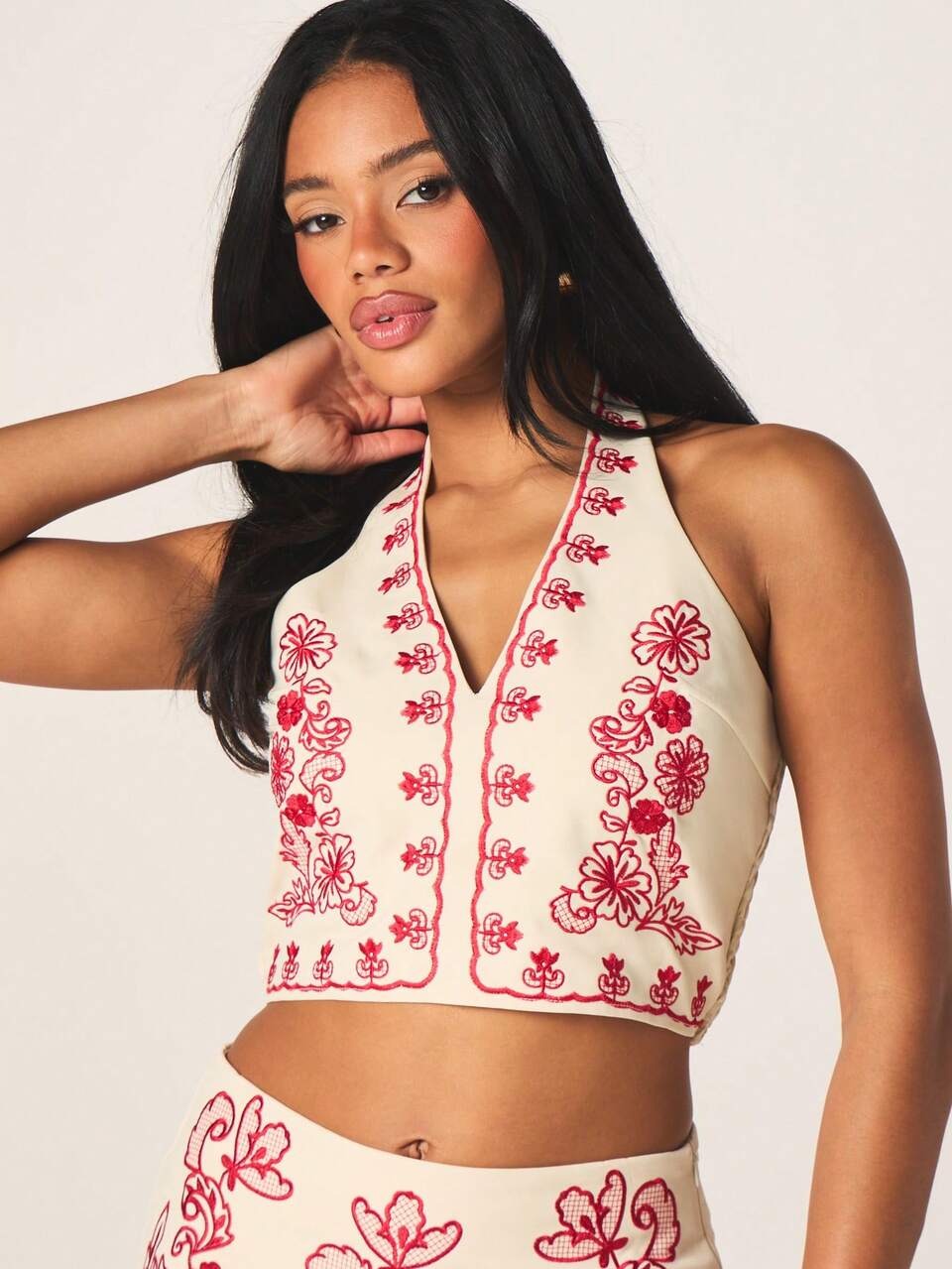 MISSGUIDED Women's Embroidered Halter Neck Crop Top With Floral Pattern And Red Embroidery Detail Summer Festival Vacation Boho Style