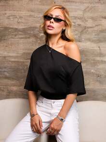 Victoria Miranda Black Casual Slash Shoulder Asymmetrical T-Shirt, Versatile For Daily Wear, Dating, Afternoon Tea, Hanging Out With Friends, All-Matching Occasions - Black - View 3