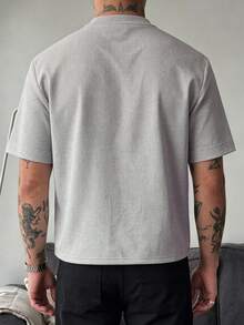 Manfinity RebelGame Men's Casual Solid Color Round Neck Short Sleeve T-Shirt - Black - View 2