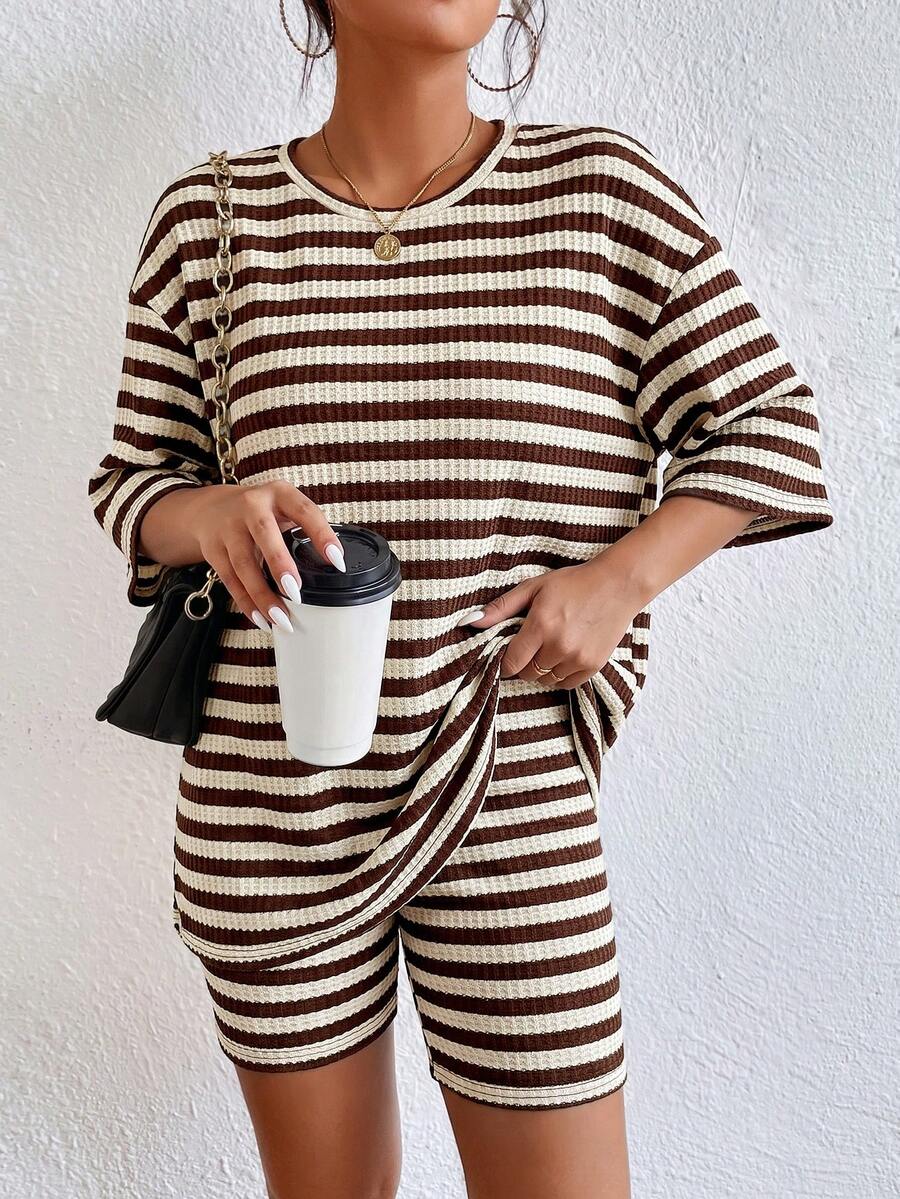 SHEIN Frenchy 夏季休闲条纹T恤短裤套装