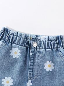 SHEIN Playful Pals 女童牛仔短褲 夏季新款鄉村清新印花花卉圖案 深藍色水洗牛仔彈性腰頭 舒適優質棉質牛仔 日常基礎校園穿搭 度假棉質夏裝 童牛仔短褲 - 淺色水洗藍 - 查看 4