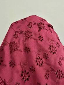 SHEIN SunnyBelle 女士新年、万圣节、圣诞节、感恩节服装，适合派对、通勤、日常、旅行、度假。女士黄色花卉刺绣镂空深V领无袖蝴蝶结A字迷你连衣裙 - 酒紅色 - 查看 4