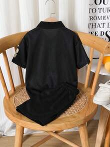 SHEIN 男童印花Polo衫+配套短裤两件套，百搭舒适，适合日常穿着、户外活动、旅行、上学、春夏穿着。 - 黑色 - 查看 2
