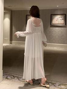 DAZY Conjunto de bata y camisola de dormir de mujer con mangas largas, de gasa semitransparente, con parches de encaje, para vacaciones de verano, boda y romántico - Blanco - Ver 2