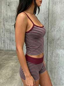 SHEIN EZwear Bộ đồ nữ mùa hè kiểu dáng thường ngày kẻ sọc gồm áo hai dây và quần short. - Đỏ - Xem 3