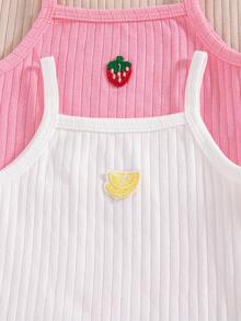 SHEIN 女婴春夏日常/居家/度假三件套，粉色、白色、米色可选：吊带背心+短裤，胸前饰有3D水果图案 - 粉色草莓款、白色柠檬款、米色樱桃款 - 彩色 - 查看 5