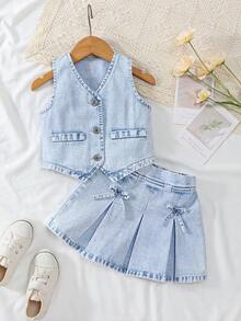 Elladie kids Bộ đồ denim phong cách học đường thường ngày thanh lịch dành cho bé gái, áo và quần, áo vest không tay cổ chữ V màu xanh nhạt pha trộn với chân váy xếp ly ngắn, điểm nhấn là nơ, thích hợp cho mùa xuân, hè, thu, mặc hàng ngày, đi học, vui chơi, phong cách trường học, hoạt động ngoài trời. - Rửa nhẹ - Xem 3
