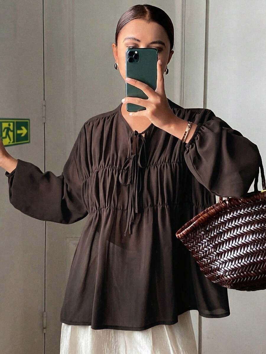 DAZY 女款純色寬鬆百褶抽繩圓領長袖優雅度假風上衣,適合春夏/秋季假期 - 棕色 - 查看 1