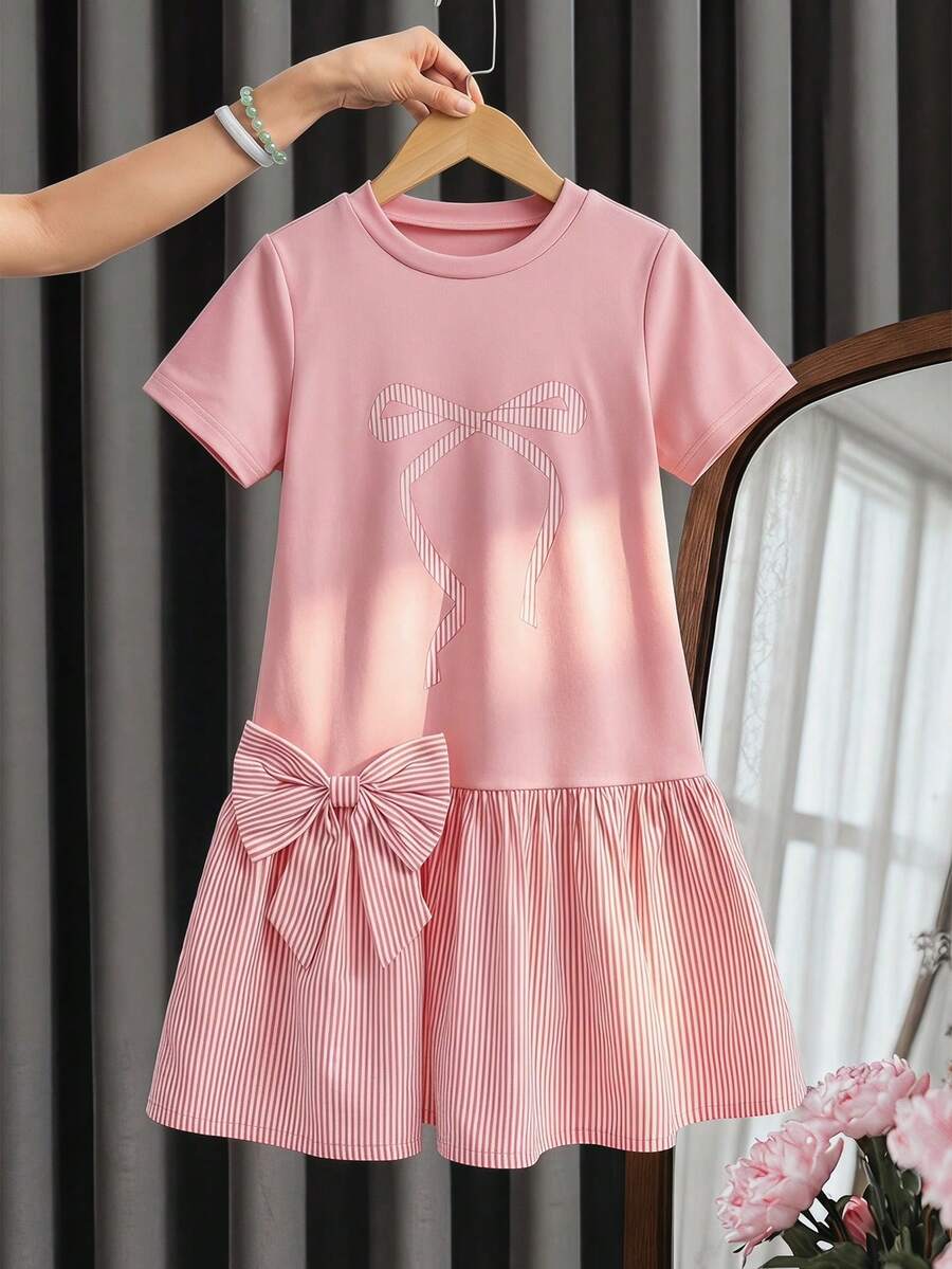 SHEIN Bộ 1 đầm chữ A dáng suông mùa xuân hè cho bé gái - Có nơ in nhiệt và nơ 3D, phối màu tương phản, thoải mái và thời trang, hoàn hảo cho trường học, đi chợ và mặc hàng ngày, thể hiện sự năng động và thanh lịch của các cô gái tuổi teen. - Hồng - Xem 1