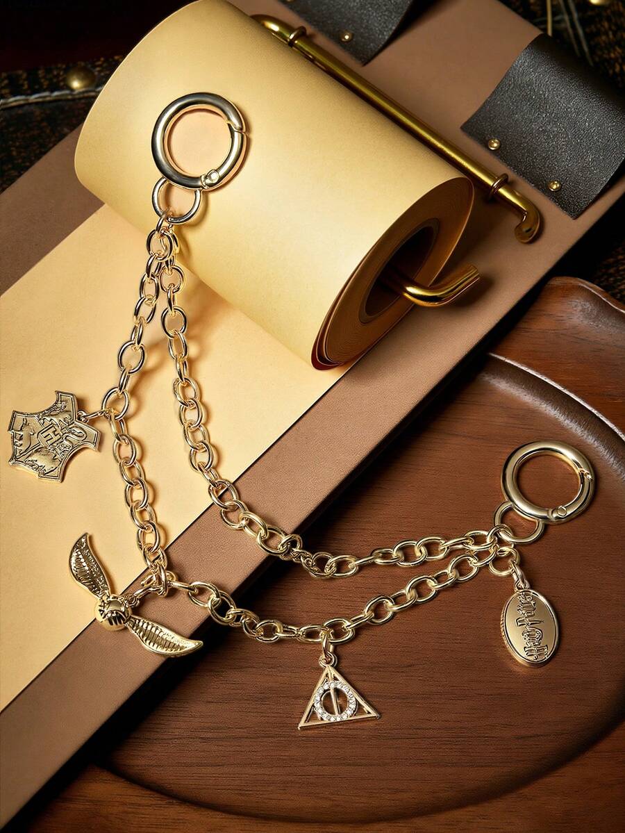 HARRY POTTER X SHEIN 时尚可爱锌合金包包挂件,手工串珠钥匙扣,吊坠,纪念品,收藏品,礼品,钱包,书包,背包,汽车配件,糖果色小熊,心形吊坠 - 金色 - 查看 1